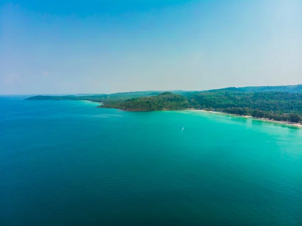 Vista Aérea Hermosa Playa Mar Con Palmera Coco Cielo Azul —  Fotos de Stock