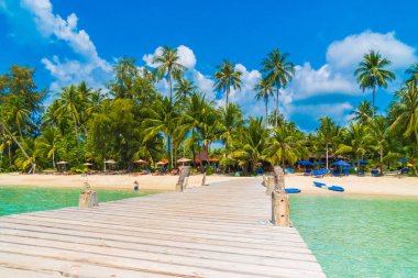 Güzel tropikal plaj ve deniz