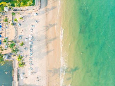 Plaj ve deniz havadan görünümü