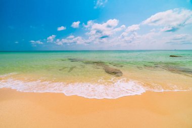 Güzel cennet tropikal plaj ve deniz