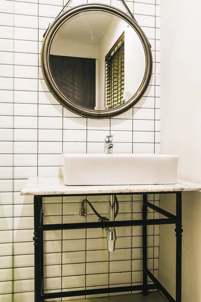 Faucet and sink decoration in bathroom — Stock Photo, Image