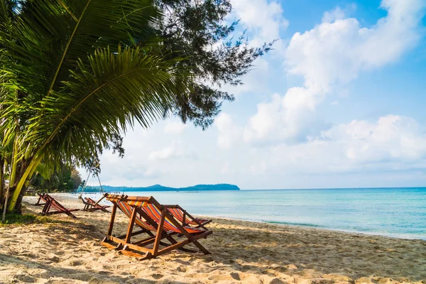 Stol på stranden — Stockfoto