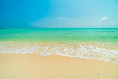 Güzel cennet tropikal plaj ve deniz