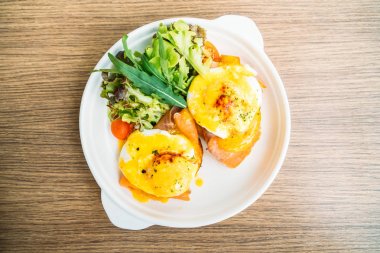 Füme somon Yumurta Benedict