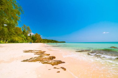Güzel cennet tropikal plaj ve deniz