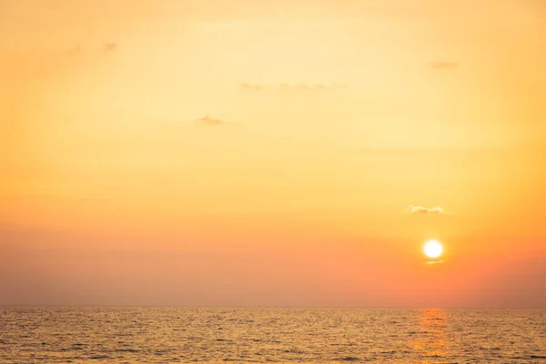 Solnedgång med havet — Stockfoto