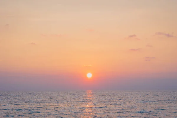 Pôr do sol com mar — Fotografia de Stock