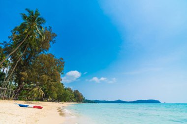 Güzel tropikal plaj ve deniz