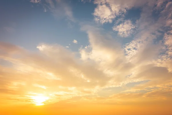 Закат на небе — стоковое фото