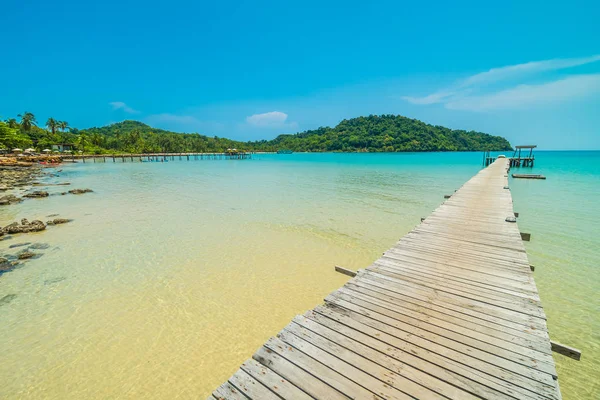 Wooden Pier Bridge Tropical Beach Sea Paradise Island Travel Vacation — Stock Photo, Image