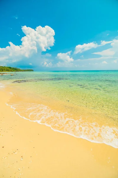 Beautiful Paradise Island Empty Beach Sea Copy Space Holiday Vacation — Stock Photo, Image