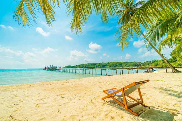 Chair Beautiful Tropical Beach Sea Coconut Palm Tree Paradise Island — Stock Photo, Image