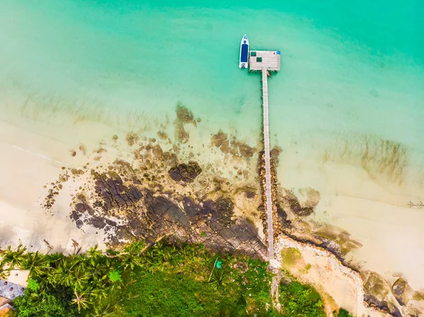 Vackra Flygfoto Över Stranden Och Havet Med Coconut Palm Tree — Stockfoto