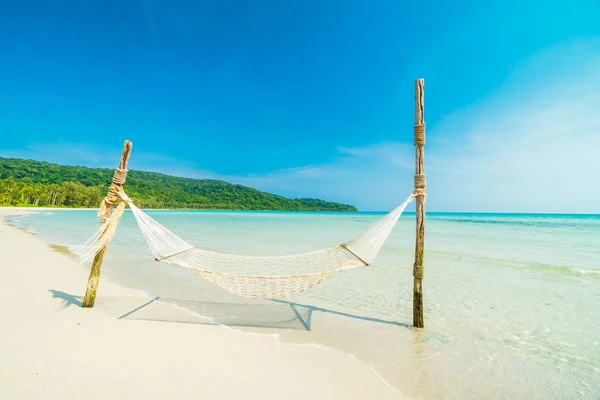 Hangmat Mooi Tropisch Strand Met Kokospalmen Zee Achtergrond — Stockfoto