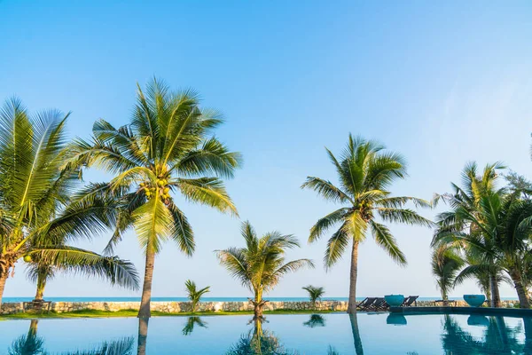 Açık Yüzme havuzunda otel ve tatil — Stok fotoğraf
