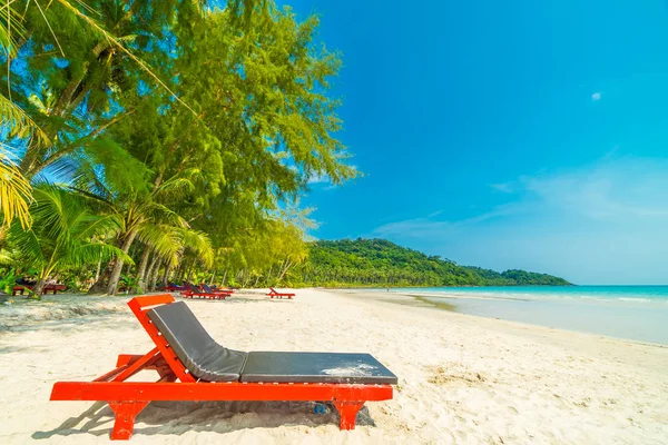 Beautiful nature tropical beach and sea with chair and coconut p — Stock Photo, Image