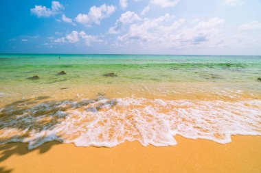 Güzel cennet tropikal plaj ve deniz