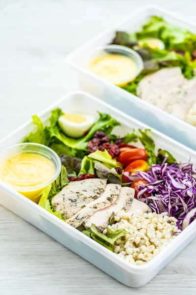 Izgara tavuk göğsü ve et salata