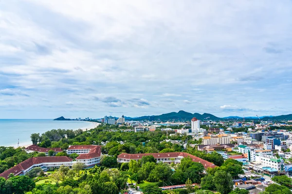 Hermoso paisaje y paisaje urbano en hua hin ciudad alrededor de oce mar — Foto de Stock