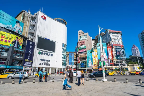 Taipei, Taiwán 30 de noviembre de 2018: El mercado Ximending es la popula — Foto de Stock