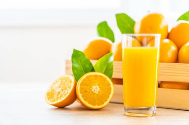 Taze portakal suyu içecek şişe cam için