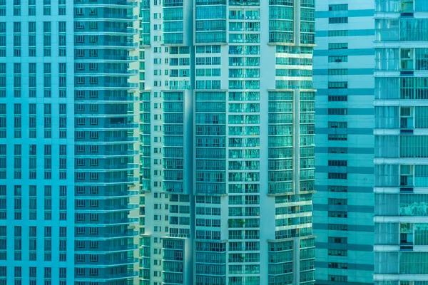 Prachtige architectuur bouwen exterieur venster patroon voor rug — Stockfoto