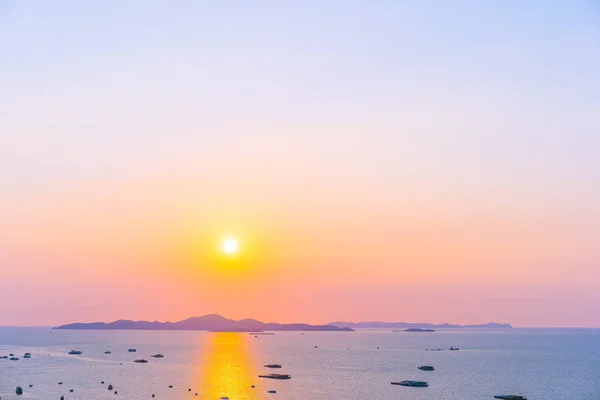 Gyönyörű táj a tenger óceán körül Pattaya város Thaiföldön — Stock Fotó