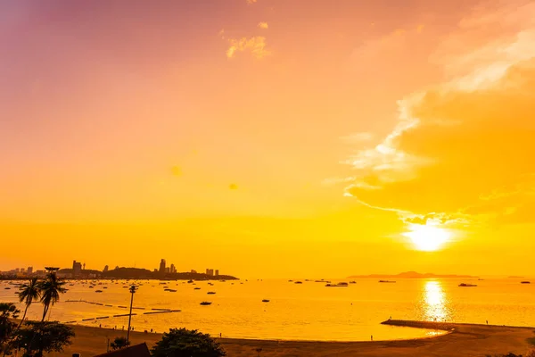 Hermoso paisaje de mar alrededor de la ciudad de Pattaya en Tailandia — Foto de Stock