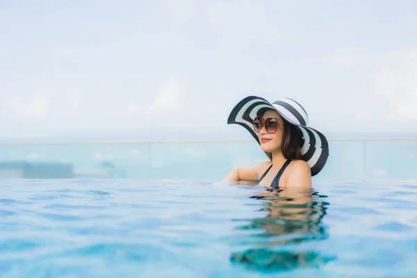 Portrait beautiful young asian women happy smile relax outdoor s — Stock Photo, Image