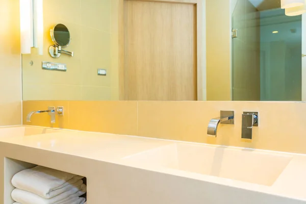 White sink with water faucet decoration in bathroom — Stock Photo, Image