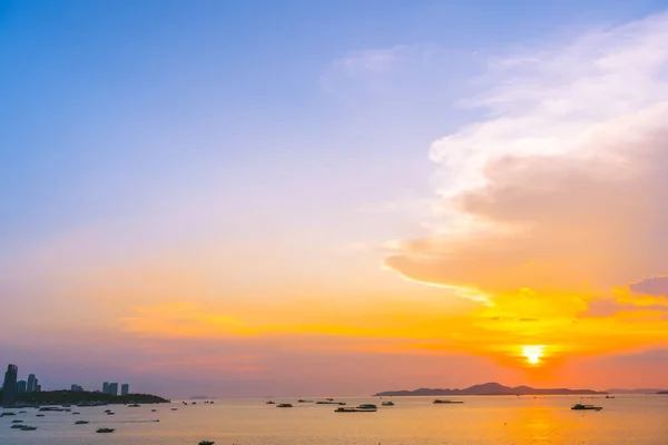 Bellissimo paesaggio dell'oceano marino intorno alla città di Pattaya in Thailandia — Foto Stock
