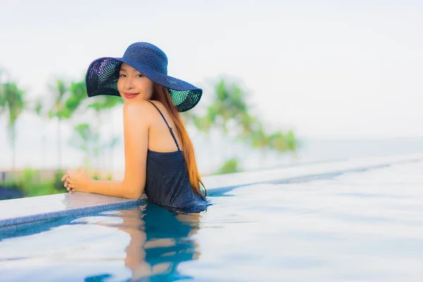 Portrait beautiful young asian women happy smile relax outdoor s — Stock Photo, Image