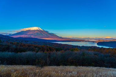 Yamanakako ya da yamanaka göl güzel fuji Dağı