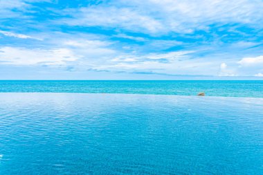 Se ile otel beldesinde güzel açık sonsuzluk yüzme havuzu