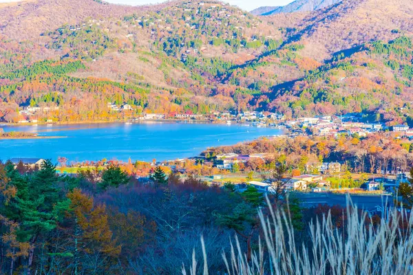 Bela paisagem em torno fuji montanha no lago yamanakako — Fotografia de Stock