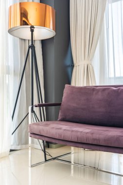 Kanepe sandalyede rahat yastık