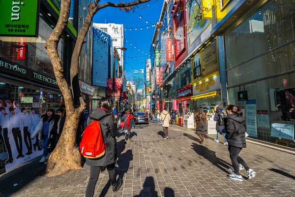 Seoul, Sydkorea 10 December 2018: Myeong dong-marknaden är det — Stockfoto