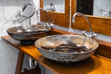 Bathro lavabo ve su musluk güzel dekorasyon iç