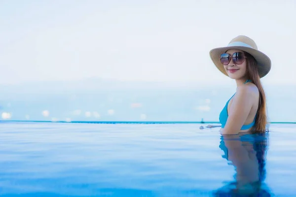 Portrait beautiful young asian women happy smile relax outdoor s — Stock Photo, Image