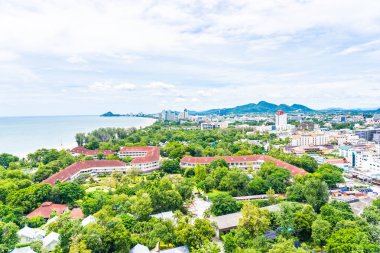 Deniz oce etrafında hua hin şehirde güzel manzara ve şehir manzarası