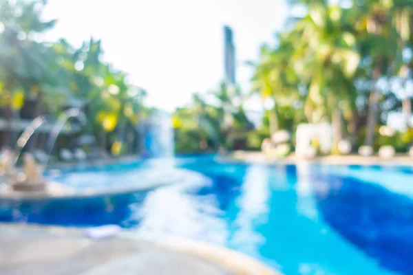 Abstracto desenfoque piscina al aire libre en el complejo hotelero — Foto de Stock