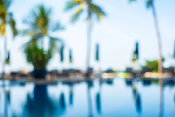 Abstracto desenfoque piscina al aire libre en el complejo hotelero — Foto de Stock