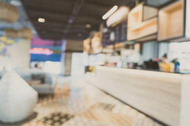 Otel 'deki soyut bulanık kahve dükkanı ve açık büfe restoranı