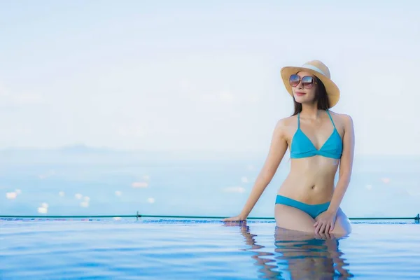 Portrait beautiful young asian women happy smile relax outdoor s — Stock Photo, Image