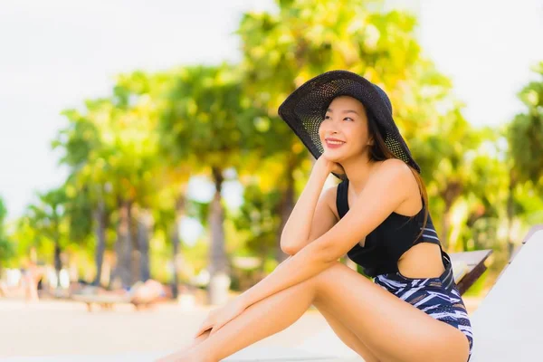 Porträt schöne junge asiatische Frauen entspannen Lächeln glücklich um se — Stockfoto