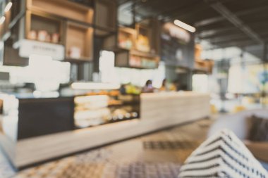 Otel 'deki soyut bulanık kahve dükkanı ve açık büfe restoranı