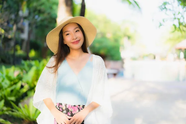Portrait belle jeune asiatique femmes heureux sourire relax — Photo