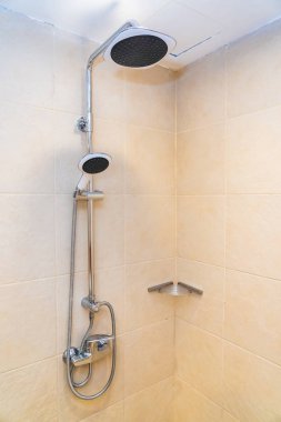 Banyonun içi su yüzeyi dekorasyonu.