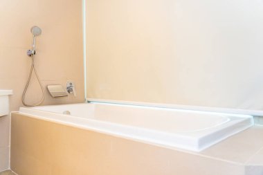 Banyonun içi su yüzeyi dekorasyonu.