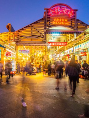 Taipei, Tayvan - 1 Aralık 2018: Po Shilin gece pazarı olduğunu